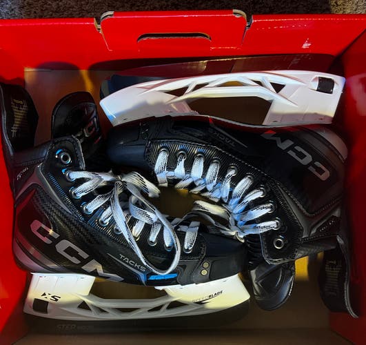 New 2024 CCM Narrow Width 7.5 Tacks XF Pro Hockey Skates
