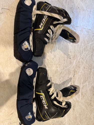 CCM Super Tacks 9380 Hockey Goalie Skates Size 2.5 (Used)