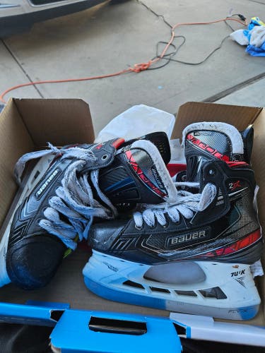2023 Bauer Vapor 2X Pro Hockey Skates Regular Width Pro Stock Size 3 (Used)