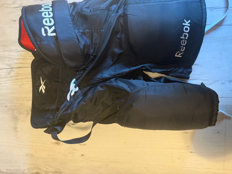 Men's Junior XL Reebok Hockey Pants (Used)