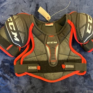 Medium Junior CCM Jetspeed Edge Shoulder Pads (Used)