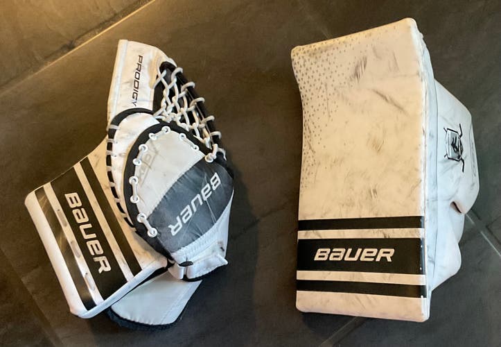 2022 Bauer Prodigy Regular (Used) Glove and blocker