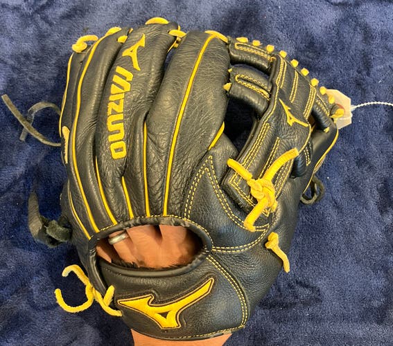 Black Mizuno Prospect Select RH Infield Baseball Glove 11.75" (Used)