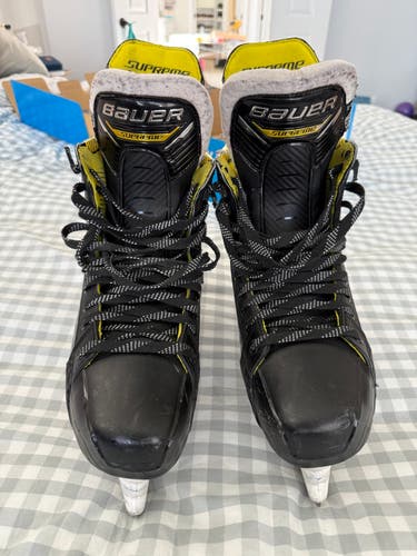 2023 Bauer Supreme M4 Hockey Skates Regular Width 11.5 (Used)