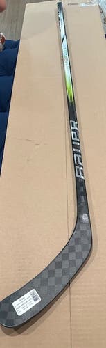 Junior Bauer Vapor Hyperlite 2 Right Handed Hockey Stick P90TM - 30 Flex(New)