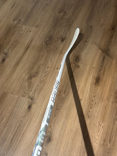 Senior Bauer Proto-R Right Handed Hockey Stick P28 (New)