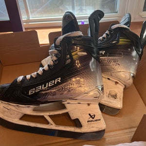 2024 Bauer Vapor Hyperlite 2 Hockey Skates 6 (Used)