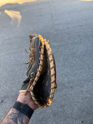 2023 Mizuno Classic Pro RH First Base Baseball Glove 12.5" (Used)
