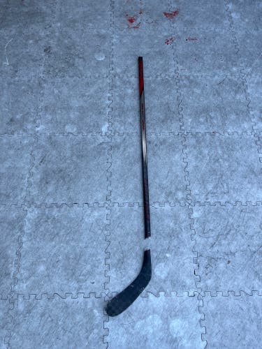 Senior Bauer Vapor LTX Pro + Right Handed Hockey Stick P28 (Used)