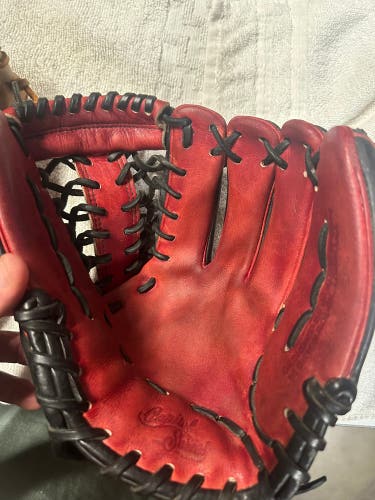 Marucci RH Softball Glove 11.75" (Used)