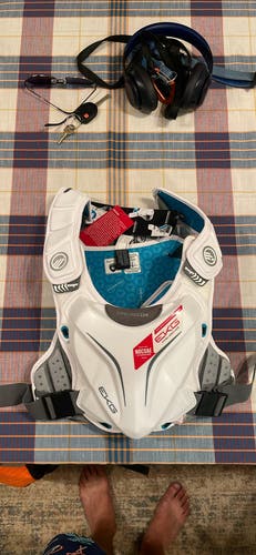 Medium Adult Maverik M5 Speed Pad Shoulder Pads (New)
