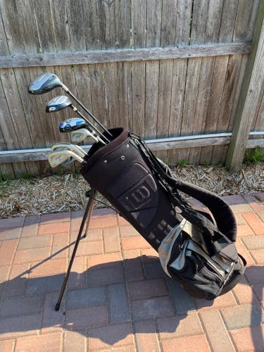 Men's Complete Right Handed Golf Club Set with Stand Bag