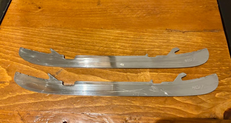 272 mm Bladetech Runner steel