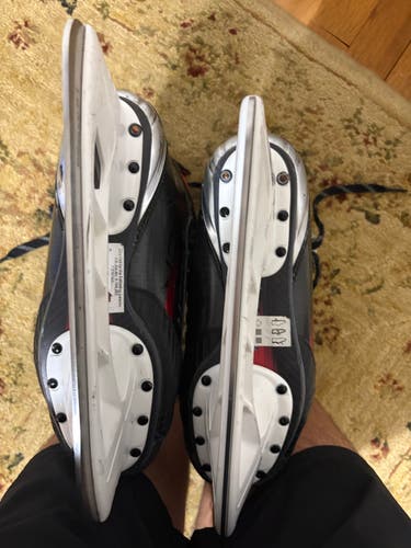 Bauer Vapor 4X Hockey Skates Regular Width 7 (Used)