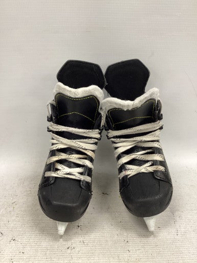 Used CCM TACKS AS 550 Youth Hockey Skate Youth 09.0 11851-S000038827