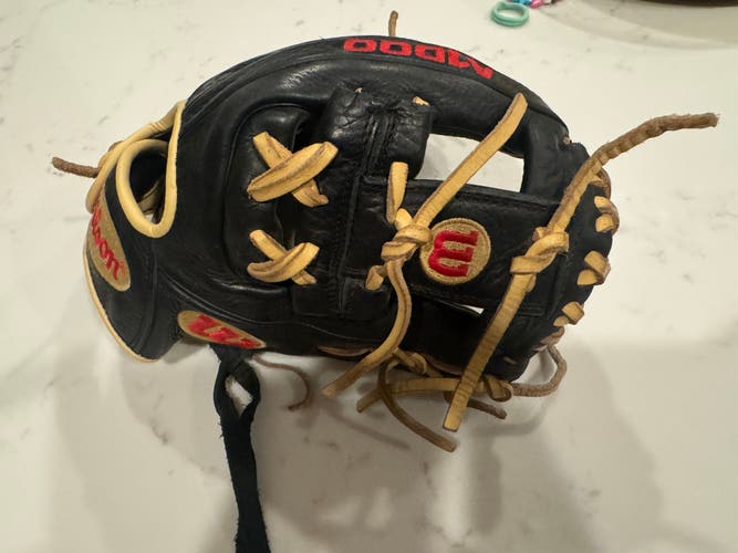 Wilson A1000 RH Baseball Glove 11.25" (Used)