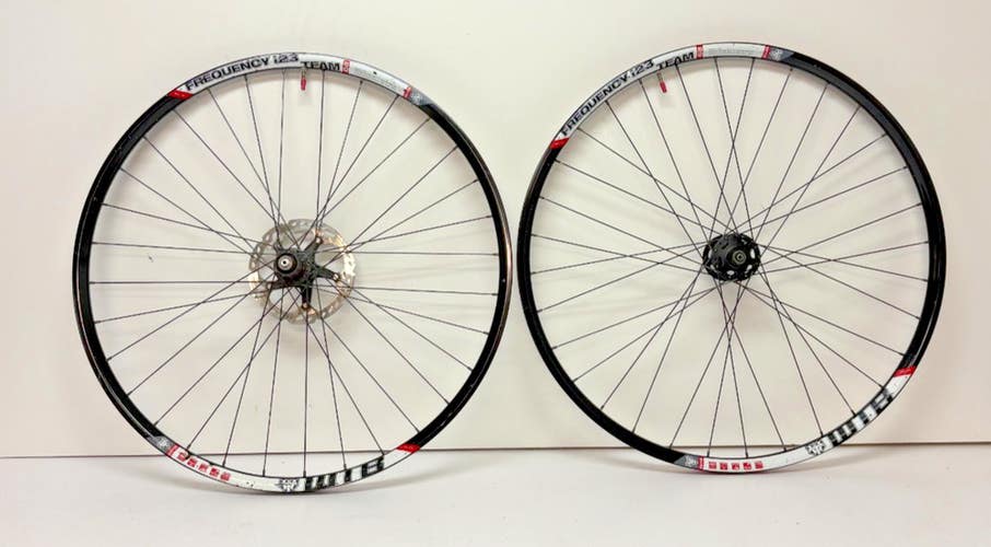 WTB Frequency i23 Team Aluminum Disc Brake Tubeless 29er Wheelset Deore XT Hubs+