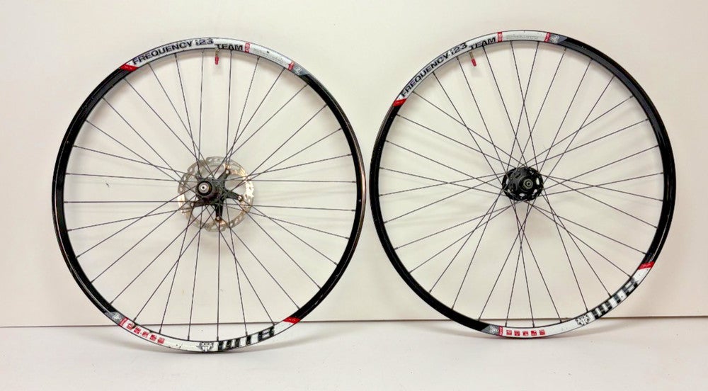 WTB Frequency i23 Team Aluminum Disc Brake Tubeless 29er Wheelset Deore XT Hubs+