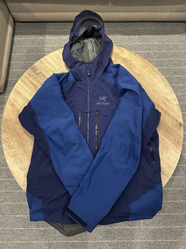 Blue Men's XL Arc'teryx Jacket