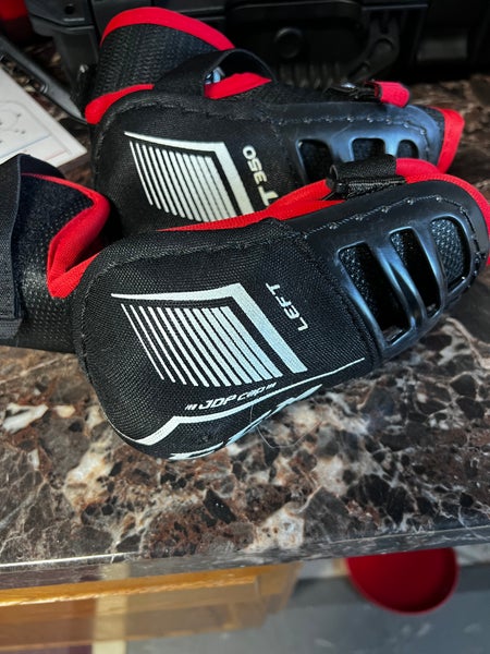 Junior Large CCM JetSpeed FT350 Elbow Pads (Used)