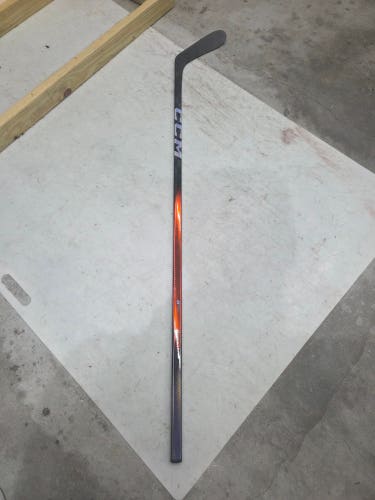 Senior CCM JetSpeed FT8 Pro Right Handed Hockey Stick P28 (Used)