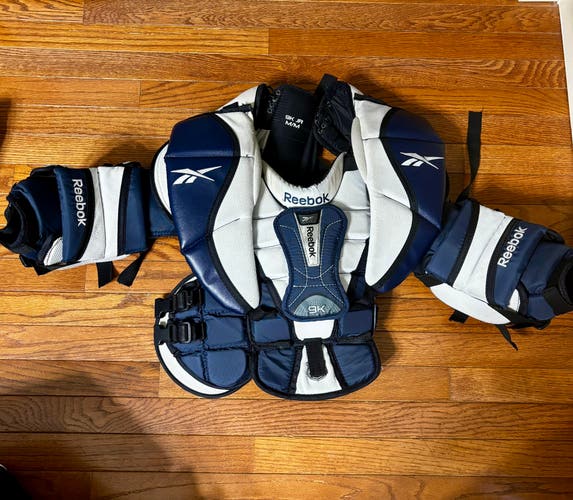 Junior Medium Reebok 9K Goalie Chest Protector (Used)
