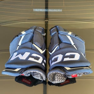 CCM JetSpeed FT6 Gloves 14" (Used)