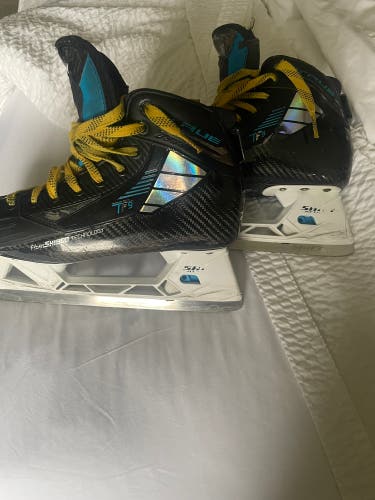 True TF9 Hockey Goalie Skates Extra Wide Width 8 (Used)