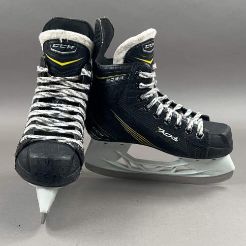 CCM Tacks 2052 Size 2 Junior Hockey Skates
