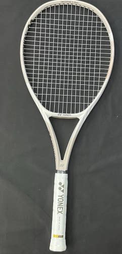 Yonex Vcore 95 Sand Beige Grip Size 3 Used Once