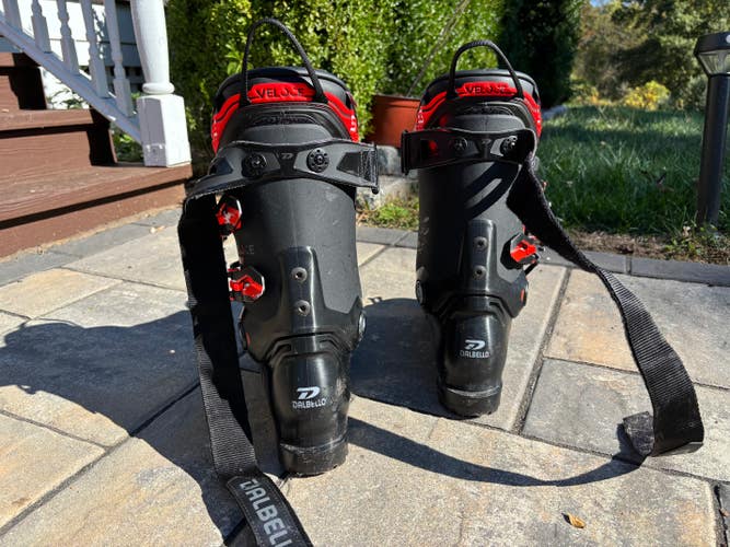 Mondo 28 & 28.5 Men's Dalbello All Mountain VELOCE 120 GW Ski Boots Stiff Flex (Used)