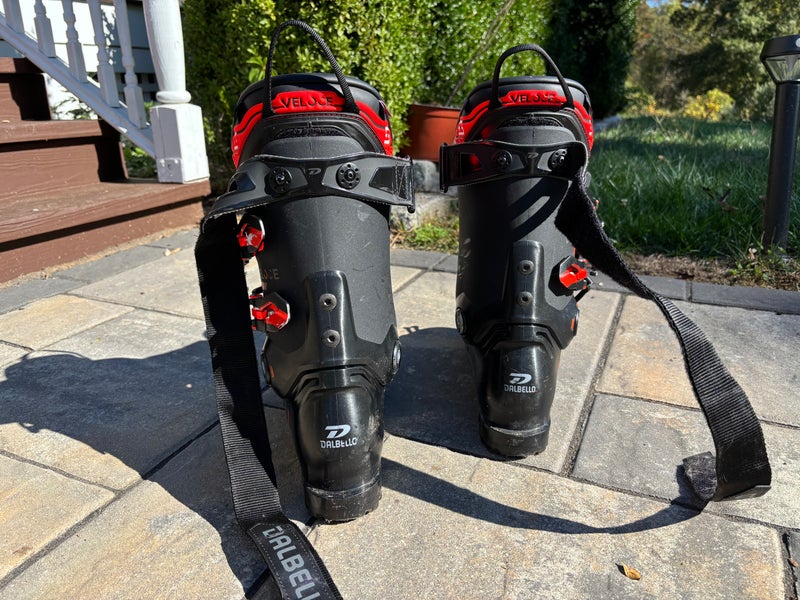 Mondo 28 & 28.5 Men's Dalbello All Mountain VELOCE 120 GW Ski Boots Stiff Flex (Used)