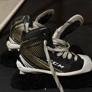 CCM Tacks 3060 Hockey Goalie Skates Size 2 (Used)