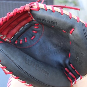 Catcher's RH Wilson A2000 Baseball Glove 32.5" (Used)