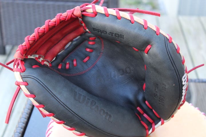Catcher's RH Wilson A2000 Baseball Glove 32.5" (Used)