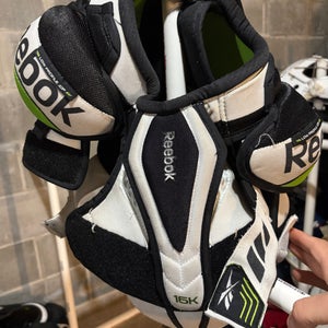 Small Junior Reebok 15k Shoulder Pads (Used)