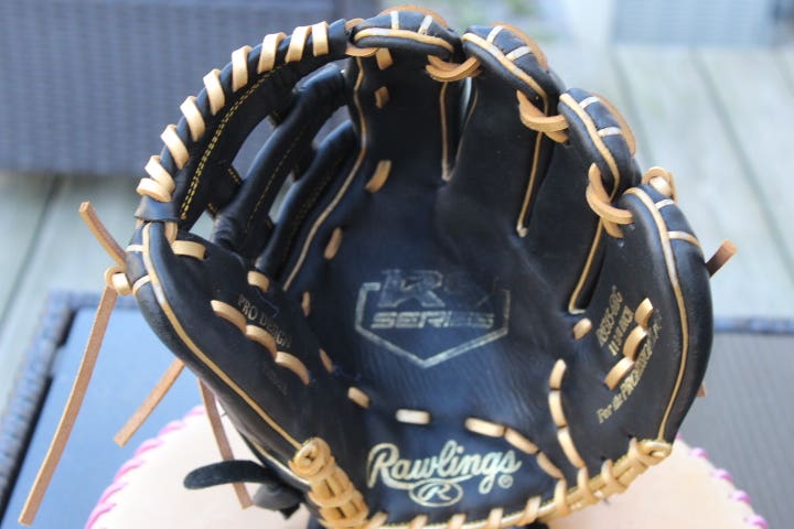 Infield RH Rawlings R9 Baseball Glove 11.75" (Used)