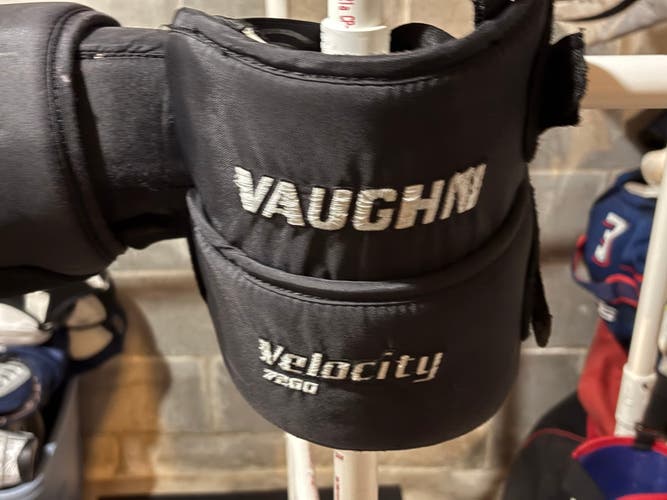 Vaughn V7260 Knee Guards