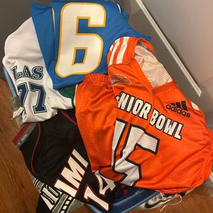 (2 jerseys) Mens jersey box
