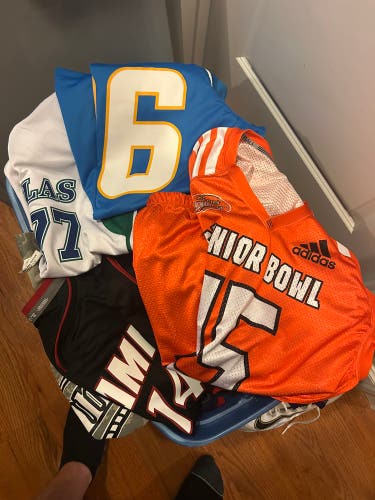 (2 jerseys) Mens jersey box