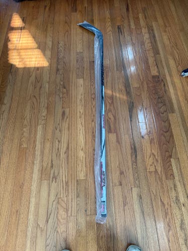 Senior Bauer Twitch Right Handed Hockey Stick P28 (New)