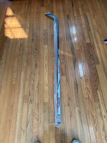 Senior Bauer Twitch Right Handed Hockey Stick P28 (New)
