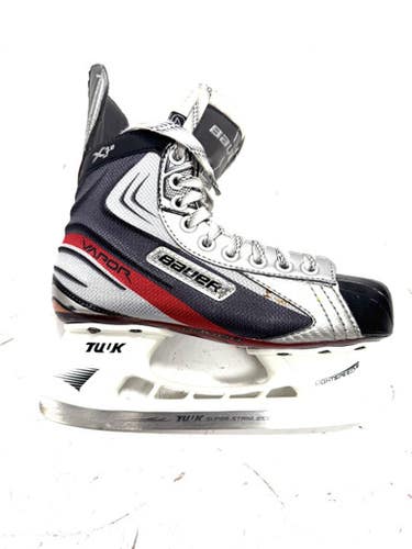 Used Bauer VAPOR X3.0 Intermediate Hockey Skate Intermediate 4.5 11860-S000299165