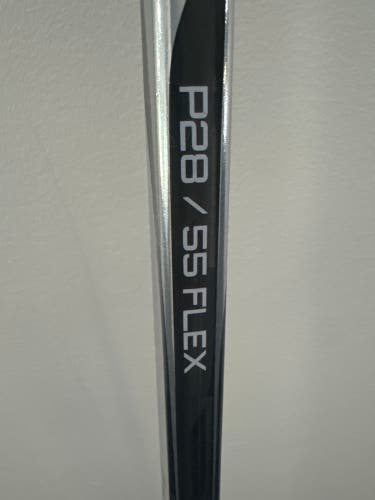 Intermediate Bauer Vapor Hyperlite 2 Left Hand Hockey Stick P28 (New)
