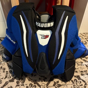 Small / Medium Vaughn Velocity V7 Goalie Chest Protector (Used)