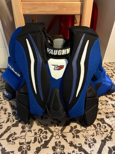 Small / Medium Vaughn Velocity V7 Goalie Chest Protector (Used)