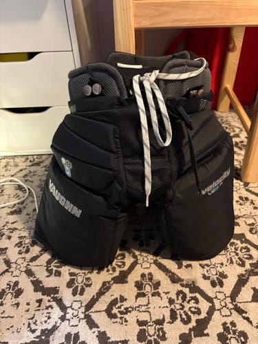 Junior Small Vaughn Velocity VE8 Hockey Goalie Pants (Used)
