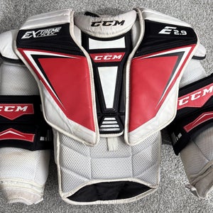 Large CCM Extreme Flex Shield E2.9 Goalie Chest Protector (Used)