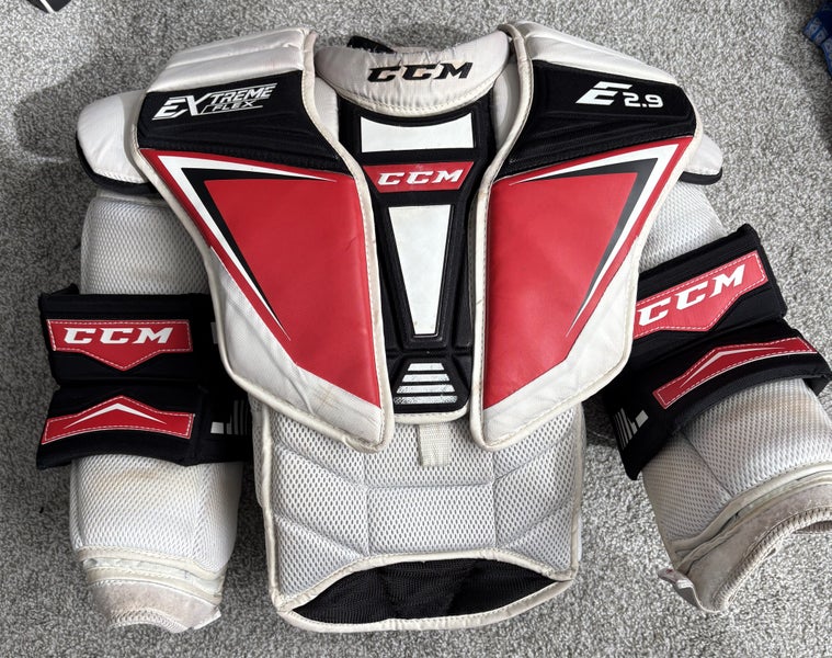 Large CCM Extreme Flex Shield E2.9 Goalie Chest Protector (Used)