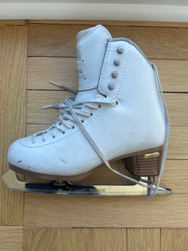 Jackson Ultima Elle Figure Skates C Adult 5 (Used)